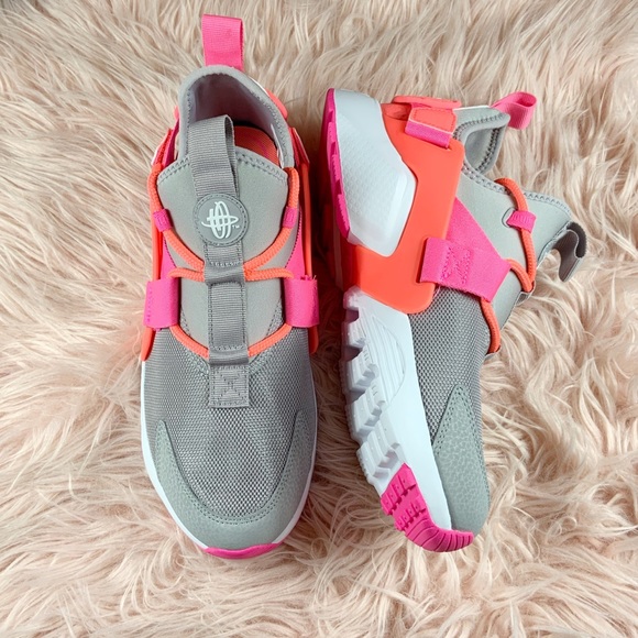 New Nike Women’s Air Huarache City Low - Picture 2 of 7